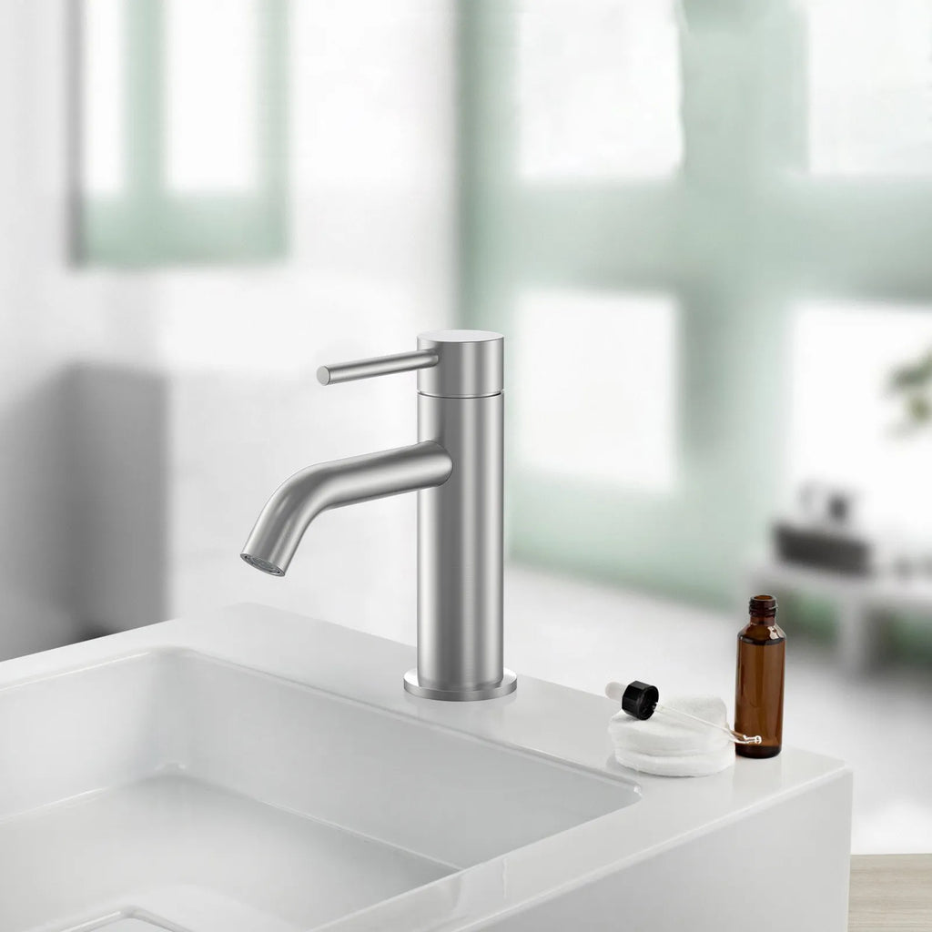 Circular Bathroom Basin Faucet – Solid Brass Single Lever Mixer AB000004