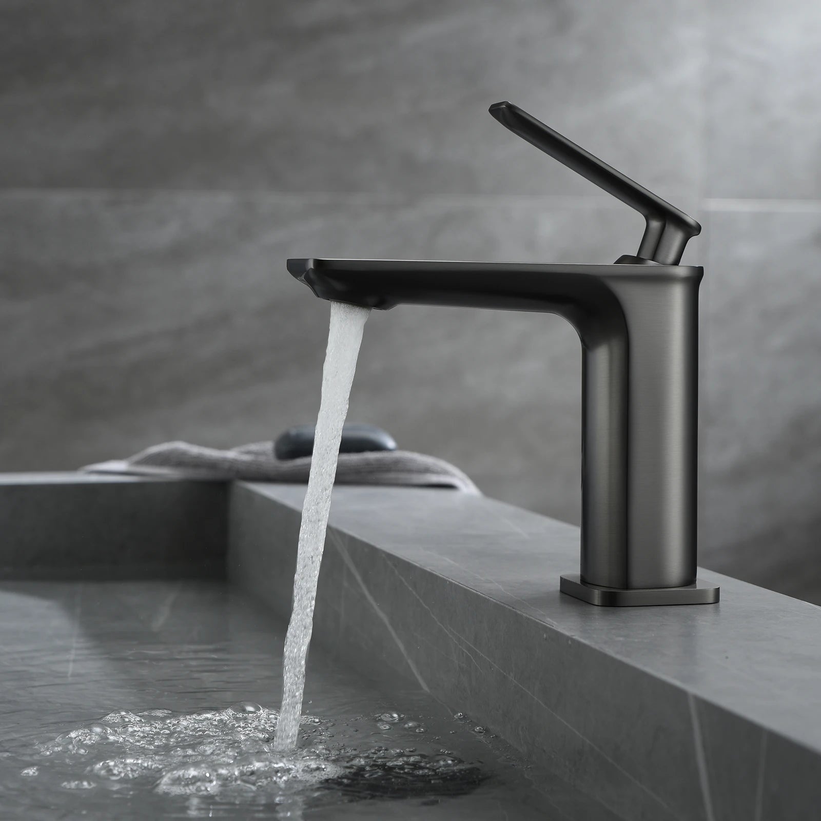 Single Handle Lead-Free Bathroom Basin Faucet – Coin Slot Aerator – AB000011