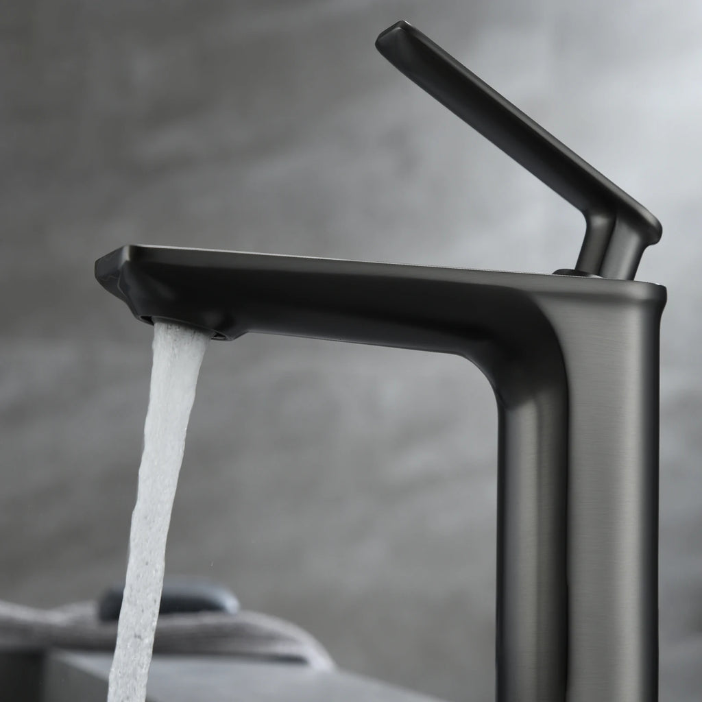 Single Handle Lead-Free Bathroom Basin Faucet – Coin Slot Aerator – AB000011