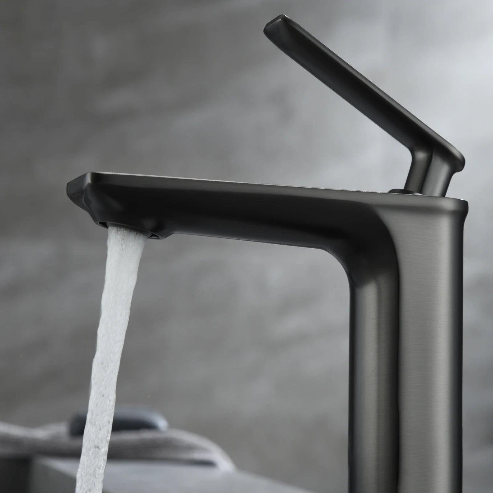 Single Handle Lead-Free Bathroom Basin Faucet – Coin Slot Aerator – AB000011