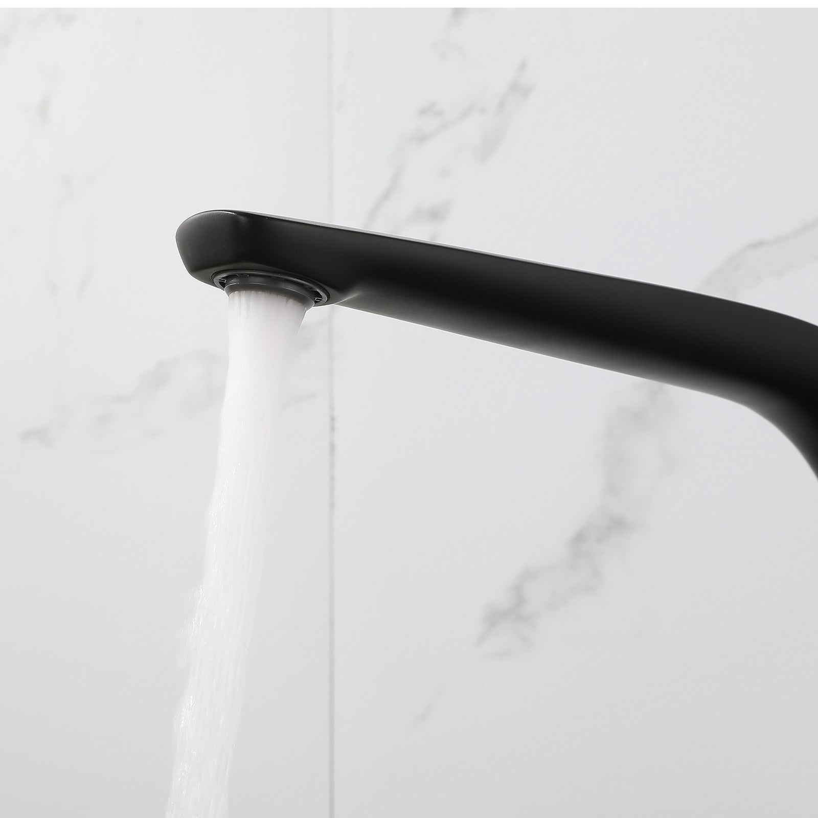 Single Handle Kitchen Faucet – 360° Swivel Spout – KFB010076