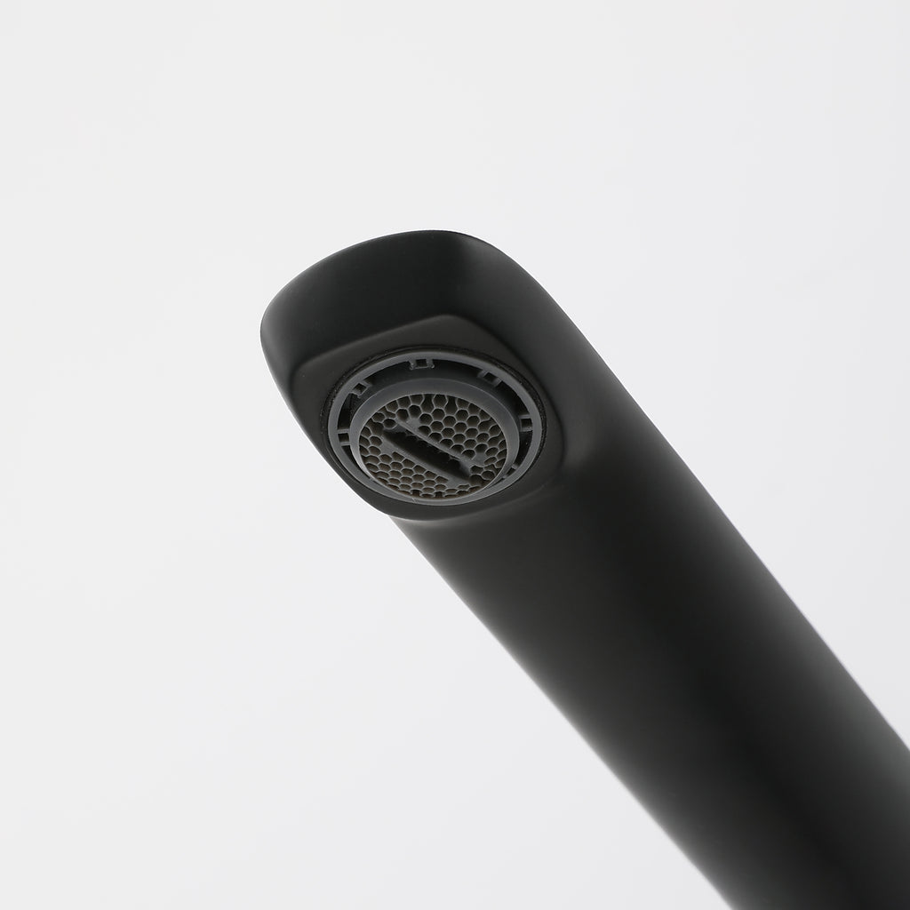 Single Handle Kitchen Faucet – 360° Swivel Spout – KFB010076