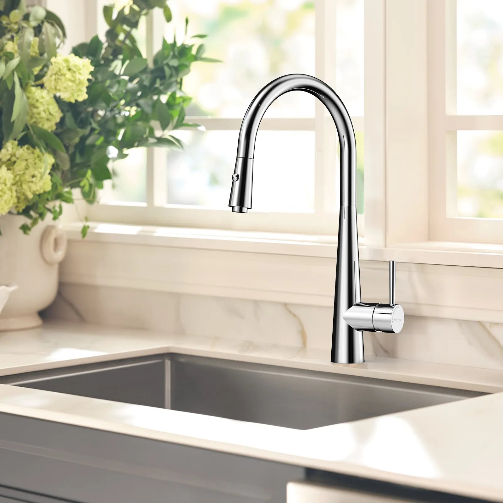 Matte Black Pull-Down Kitchen Faucet – Dual-Function Brass Spray – KFB1004