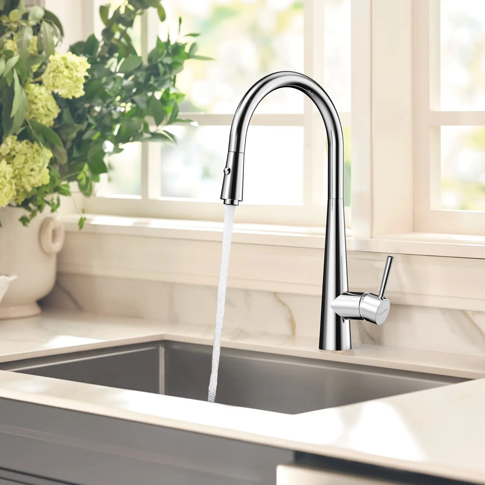 Matte Black Pull-Down Kitchen Faucet – Dual-Function Brass Spray – KFB1004
