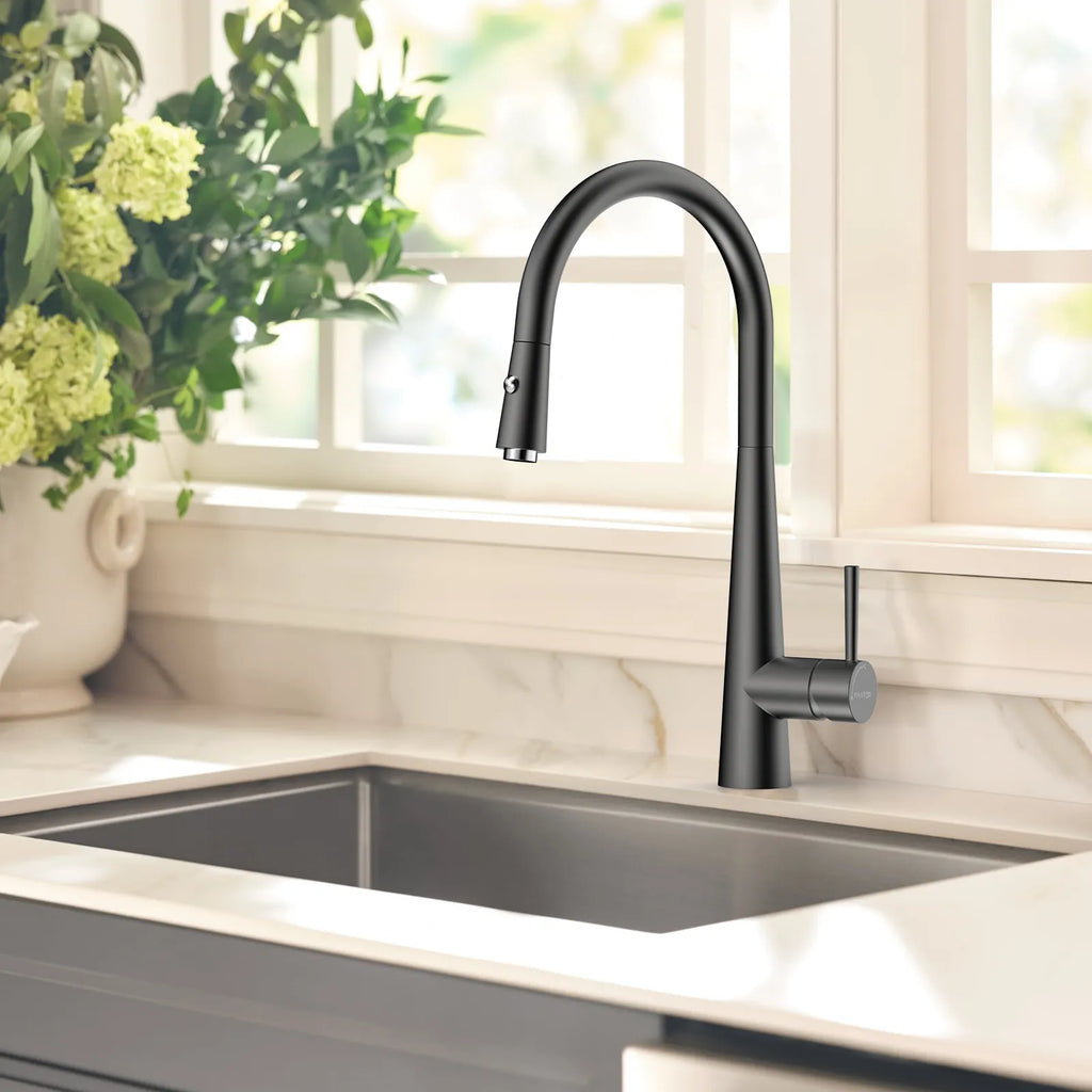 Matte Black Pull-Down Kitchen Faucet – Dual-Function Brass Spray – KFB1004