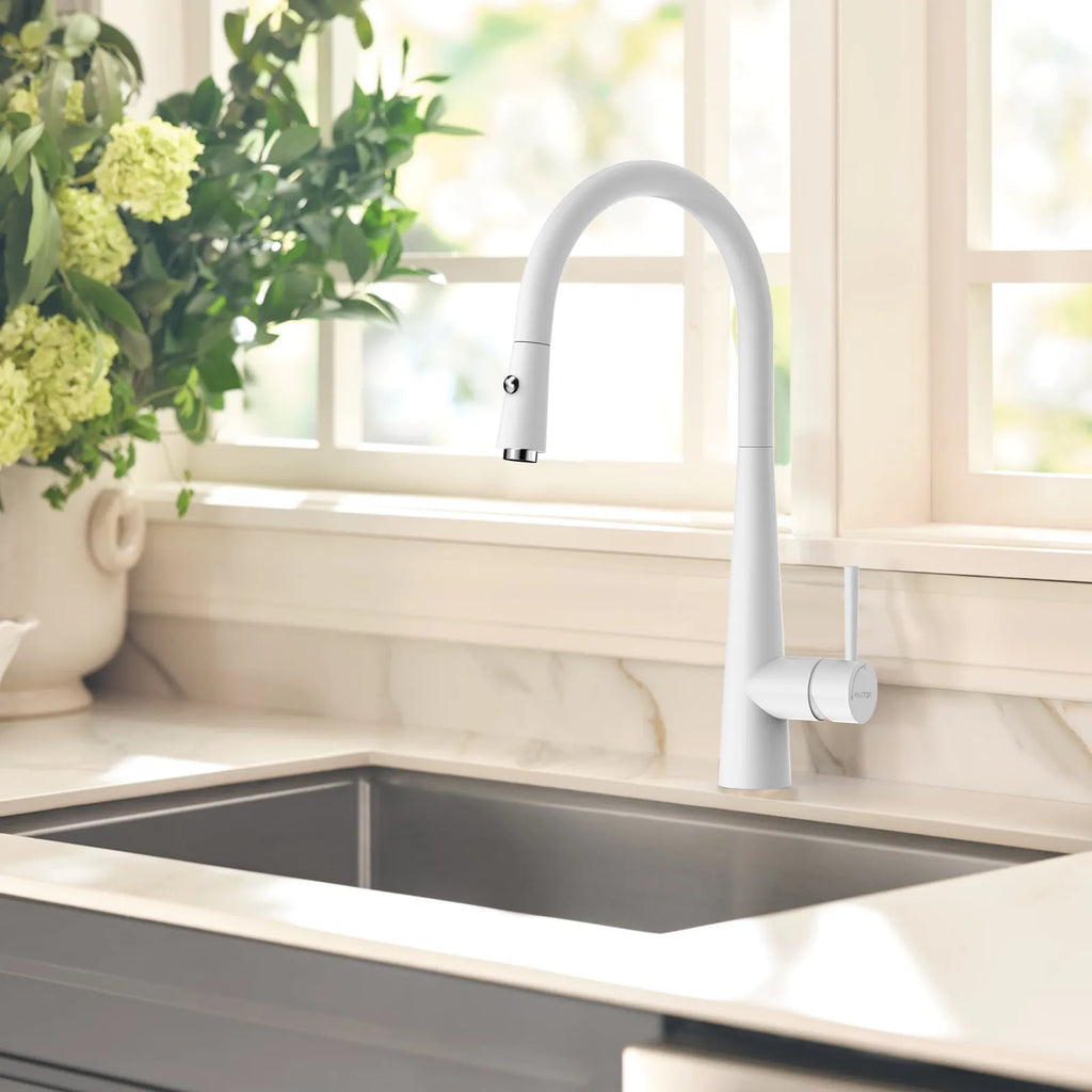 Matte Black Pull-Down Kitchen Faucet – Dual-Function Brass Spray – KFB1004