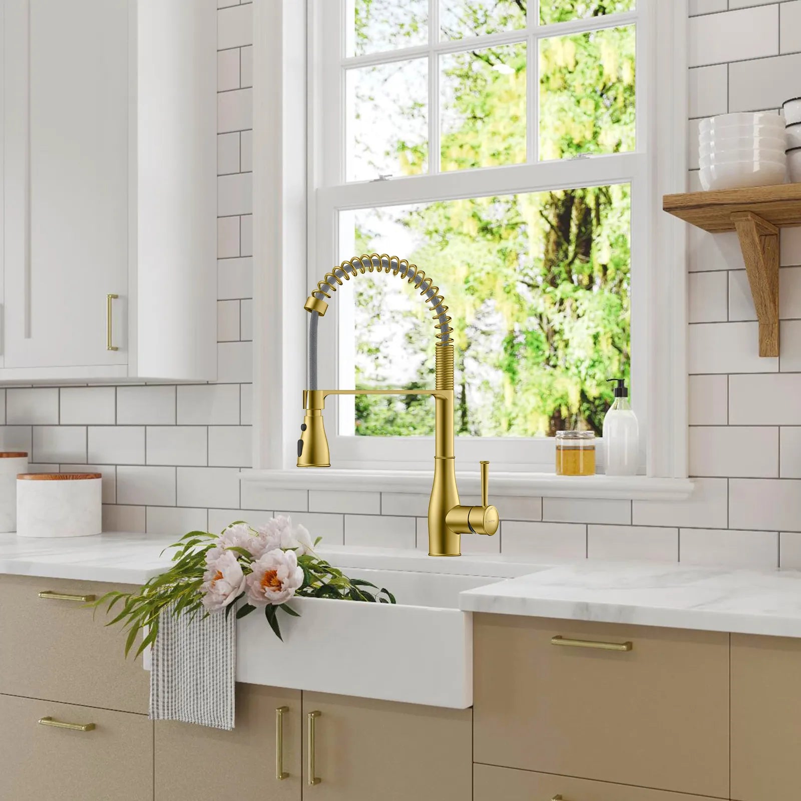 Commercial Style Pull-Down Kitchen Faucet – Triple-Function Spring Spray – KFB1036