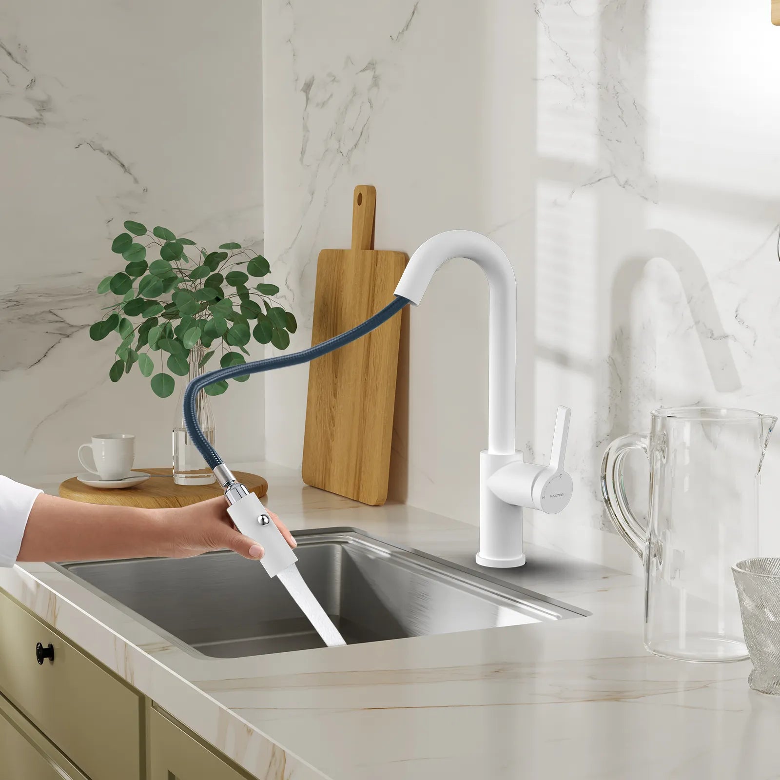 Matte White Pull-Down Kitchen Faucet – Dual-Function Brass Spray – KFB1051BMW