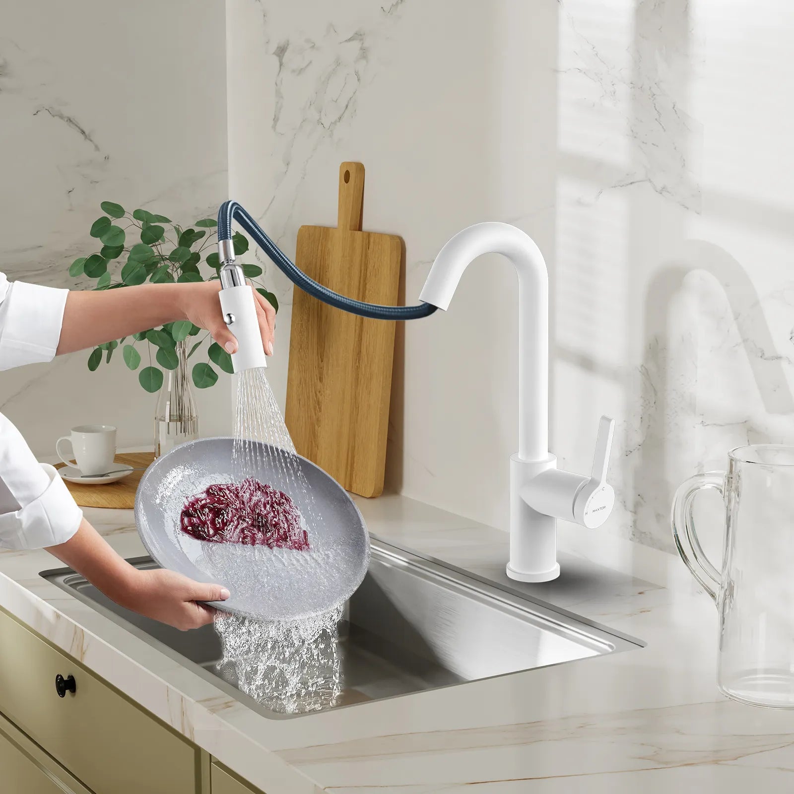 Matte White Pull-Down Kitchen Faucet – Dual-Function Brass Spray – KFB1051BMW