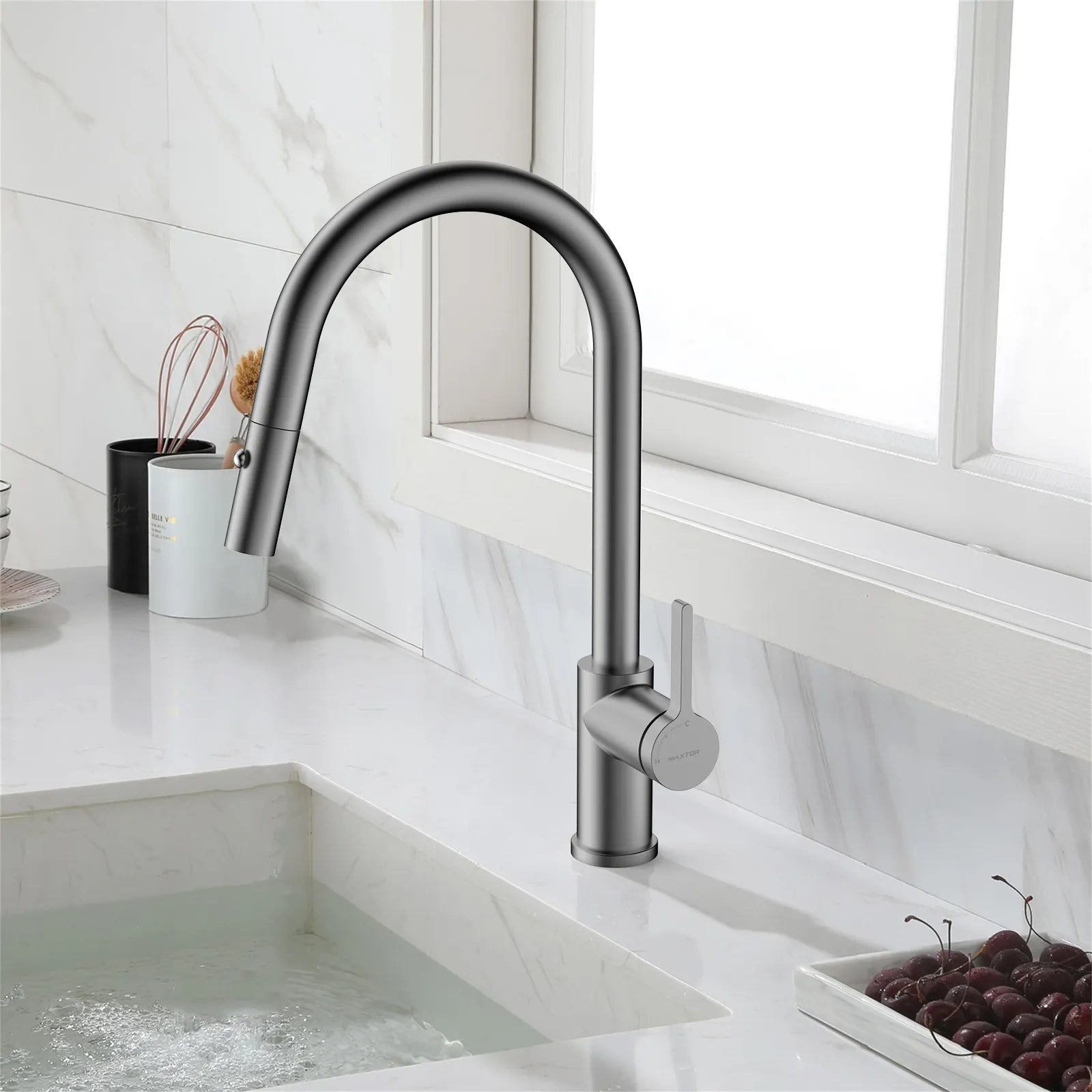 Chrome Pull-Down Kitchen Faucet – Dual-Function Brass Spray – KFB1051CH