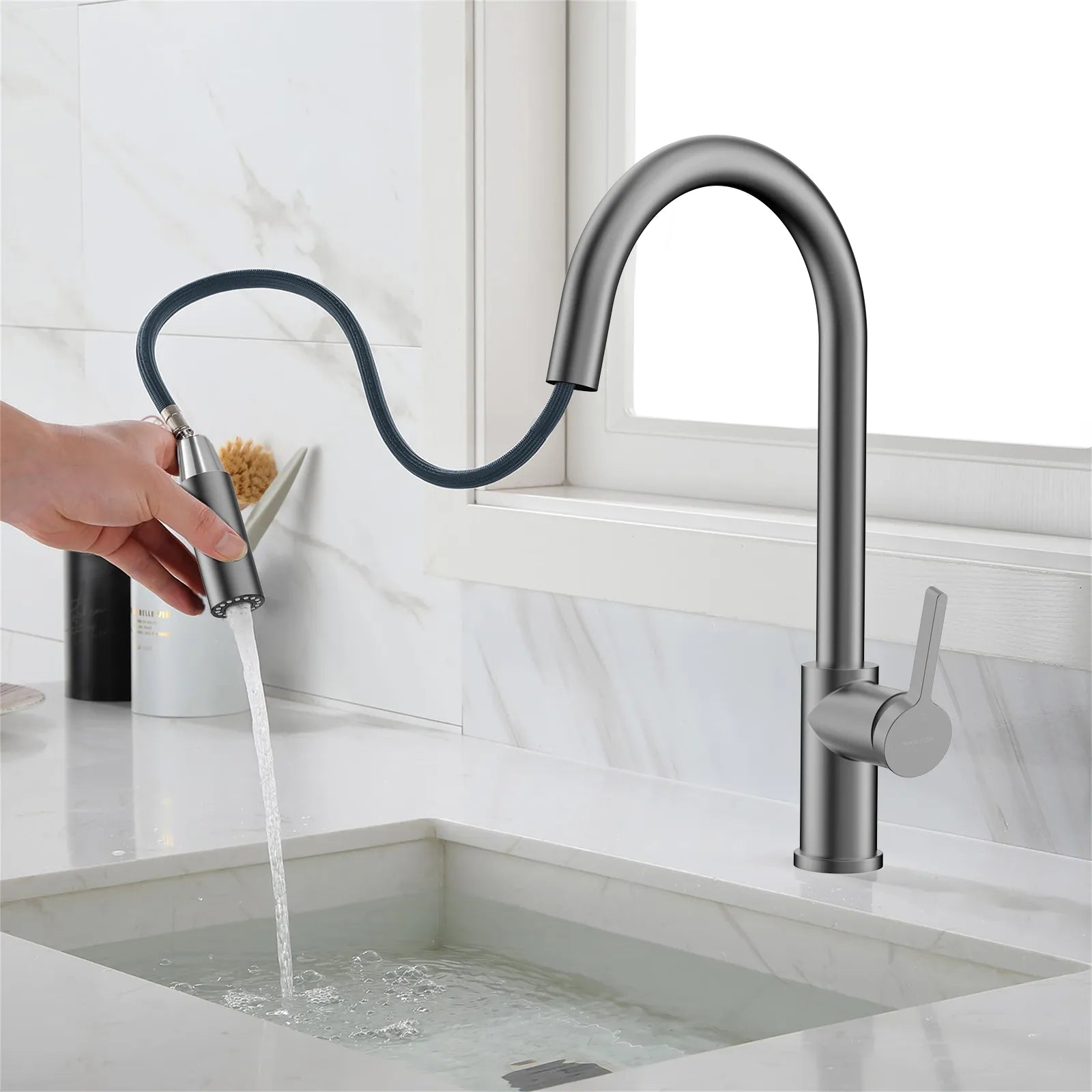 Chrome Pull-Down Kitchen Faucet – Dual-Function Brass Spray – KFB1051CH