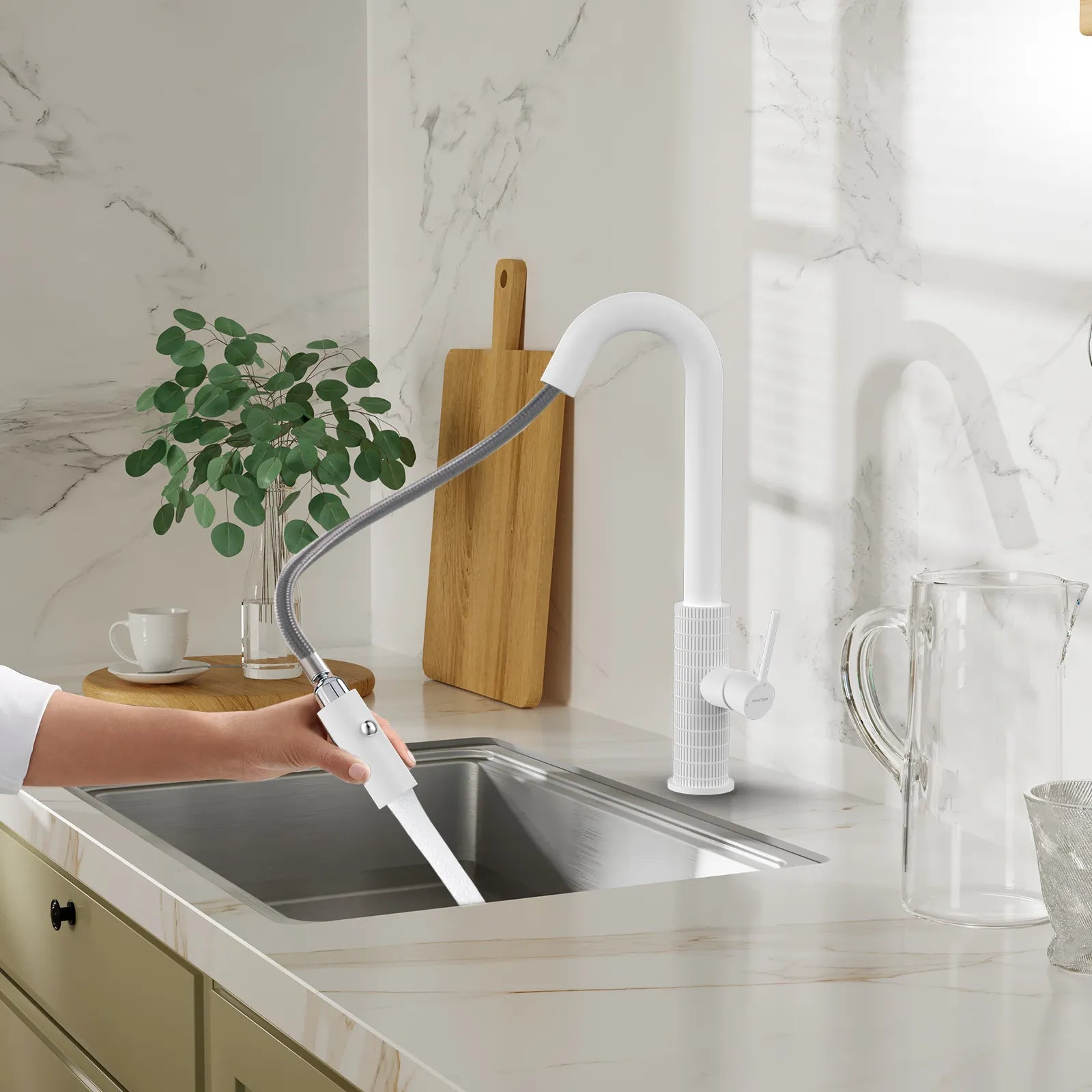 Knurled Pull-Down Kitchen Faucet – Dual-Function Spray – KFB1058B