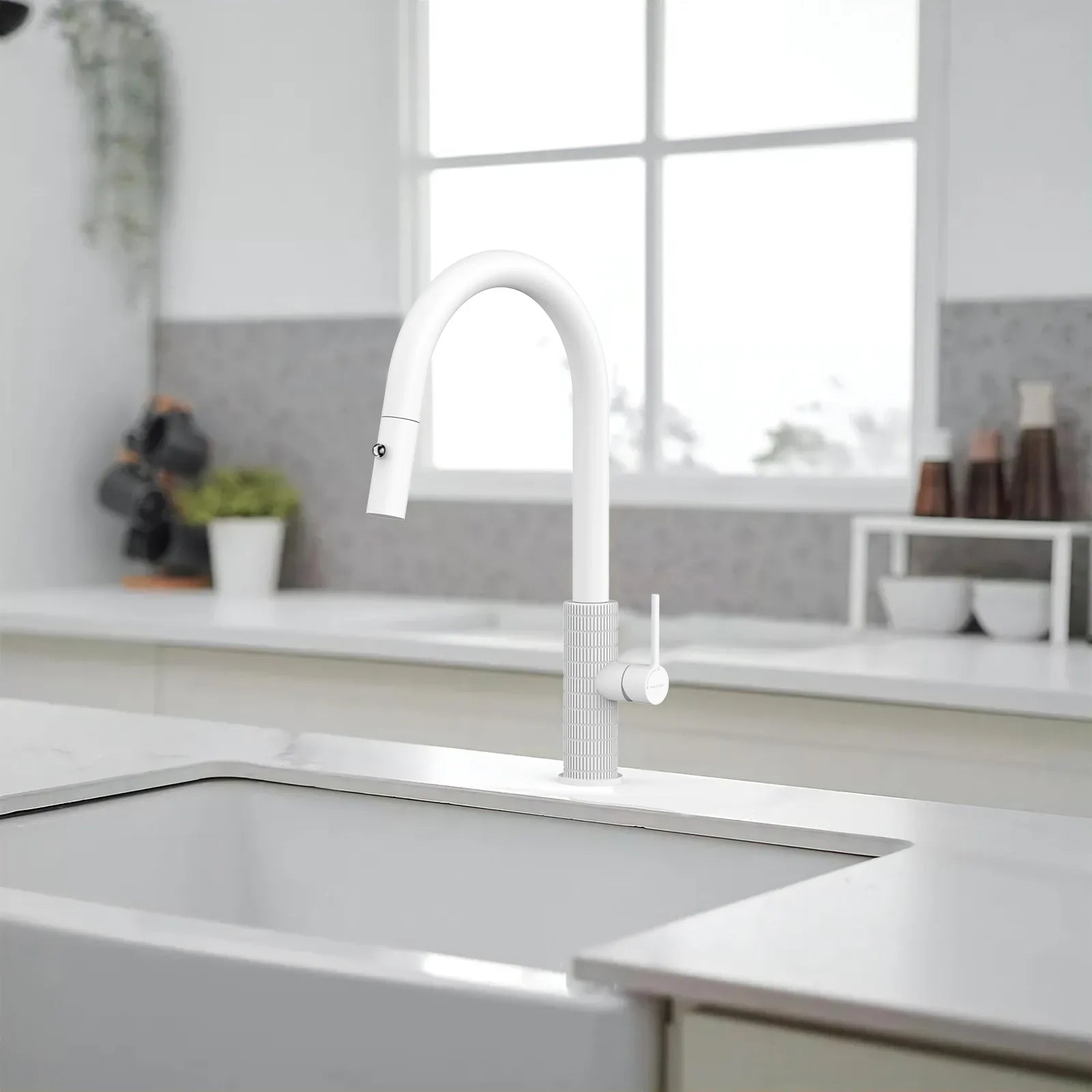 Knurled Pull-Down Kitchen Faucet – Dual-Function Spray – KFB1058