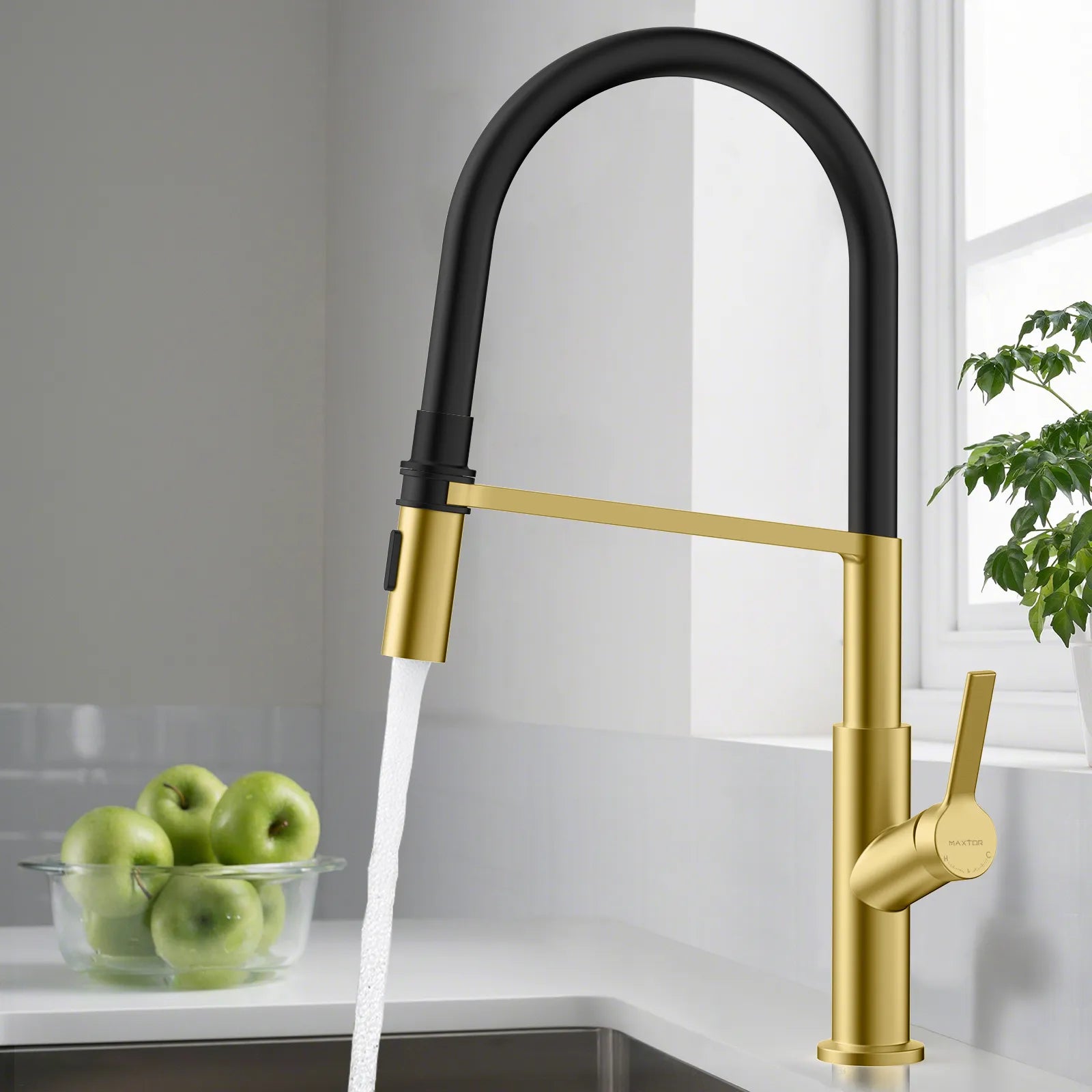 Flexible High-Arc Pull-Down Kitchen Faucet – 360° Swivel Spot-Free Finish – KF1075