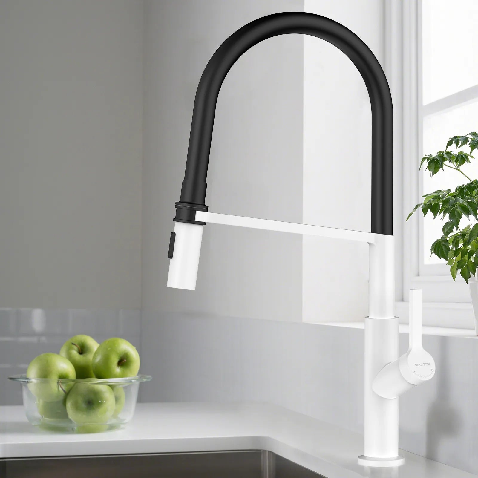 Flexible High-Arc Pull-Down Kitchen Faucet – 360° Swivel Spot-Free Finish – KF1075