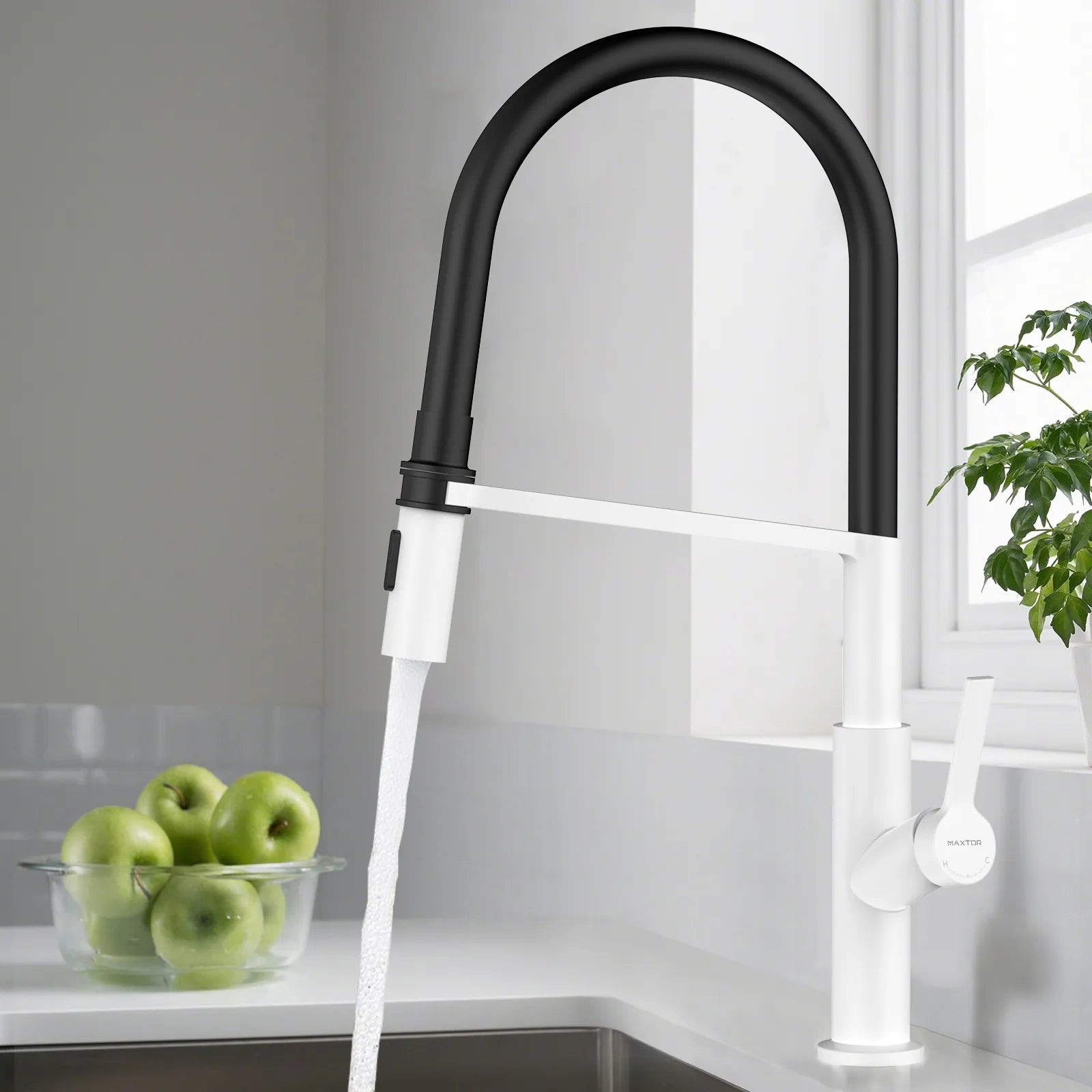 Flexible High-Arc Pull-Down Kitchen Faucet – 360° Swivel Spot-Free Finish – KF1075