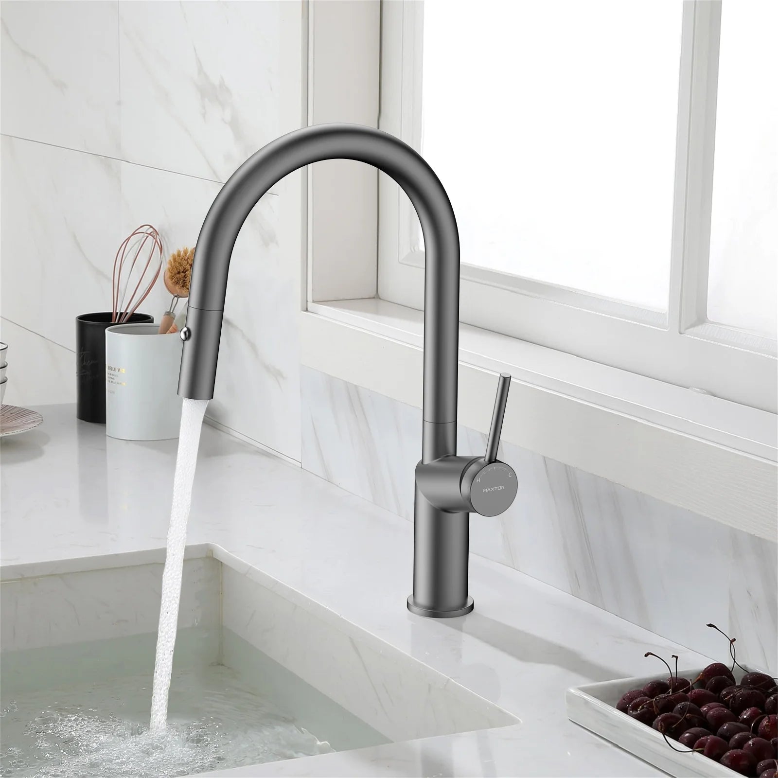Minimalist High-Arc Pull-Down Kitchen Faucet – 360° Swivel Spot-Free Finish – KF1097