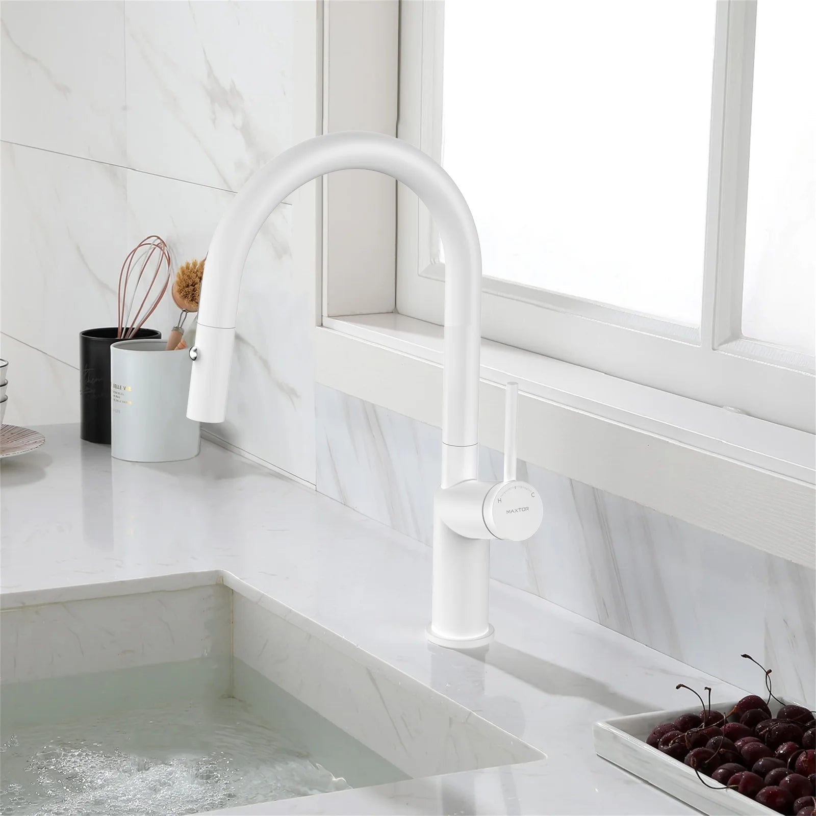 Minimalist High-Arc Pull-Down Kitchen Faucet – 360° Swivel Spot-Free Finish – KF1097