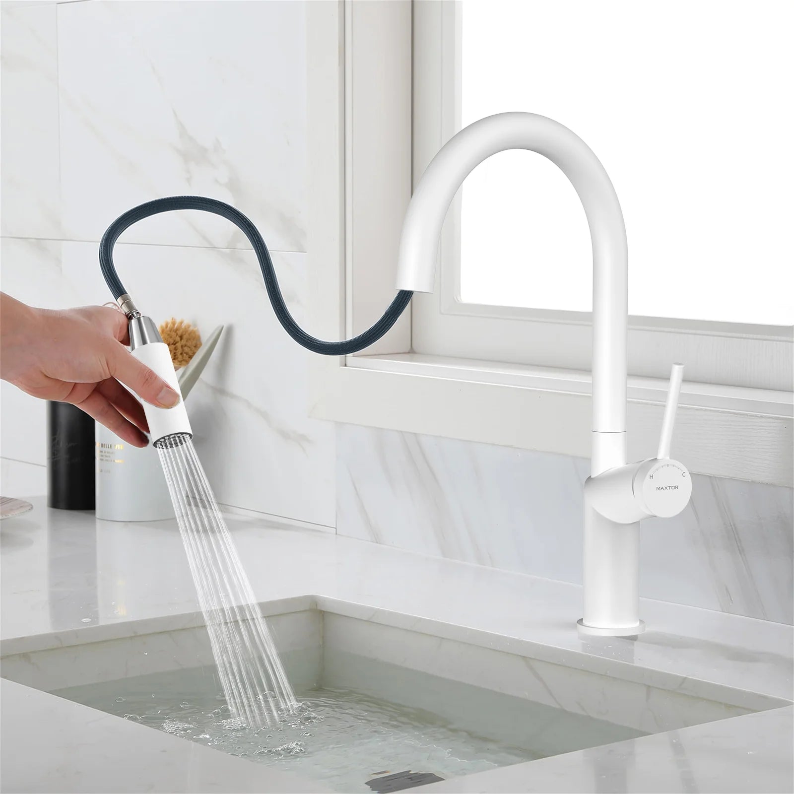 Minimalist High-Arc Pull-Down Kitchen Faucet – 360° Swivel Spot-Free Finish – KF1097
