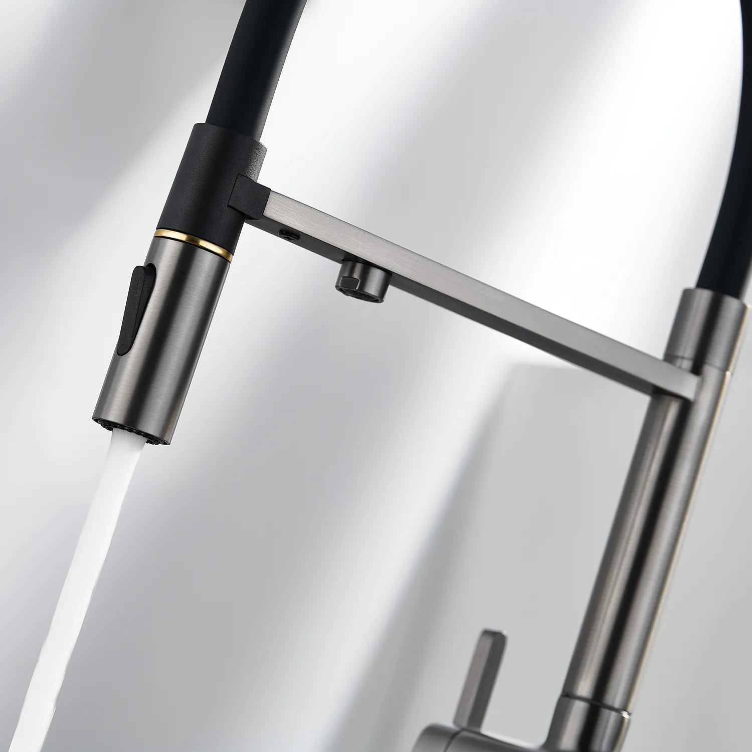 Dual-Output Pull-Out Kitchen Faucet – Filtered Water Tap, 360° Swivel Spray Head – KFB1098