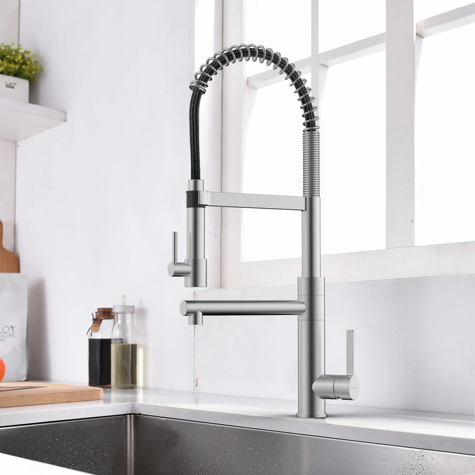 Semi-Pro Solid Brass Pull-Out Kitchen Faucet with Filtered Water Tap – Dual-Function Sprayer – KFB1508