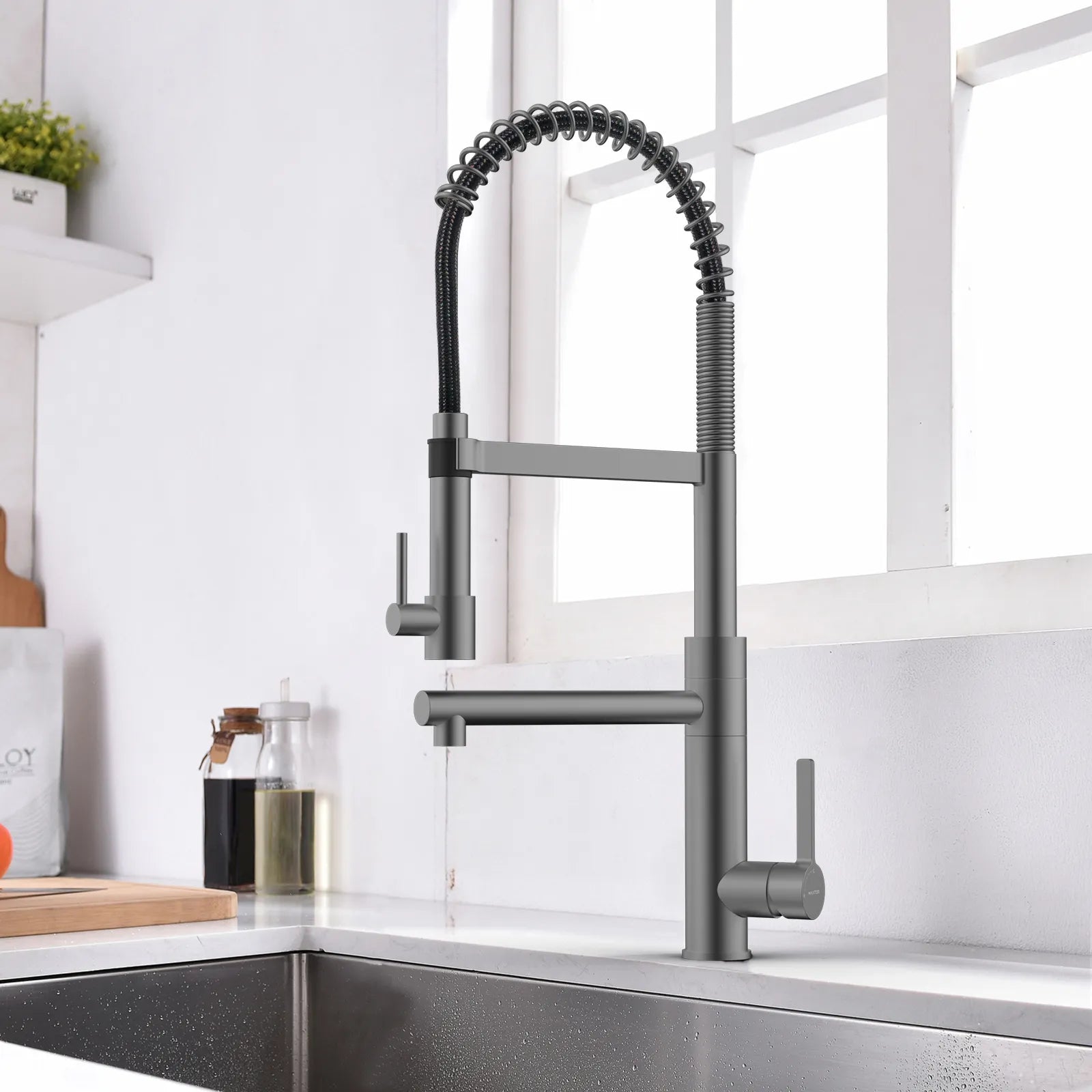 Semi-Pro Solid Brass Pull-Out Kitchen Faucet with Filtered Water Tap – Dual-Function Sprayer – KFB1508